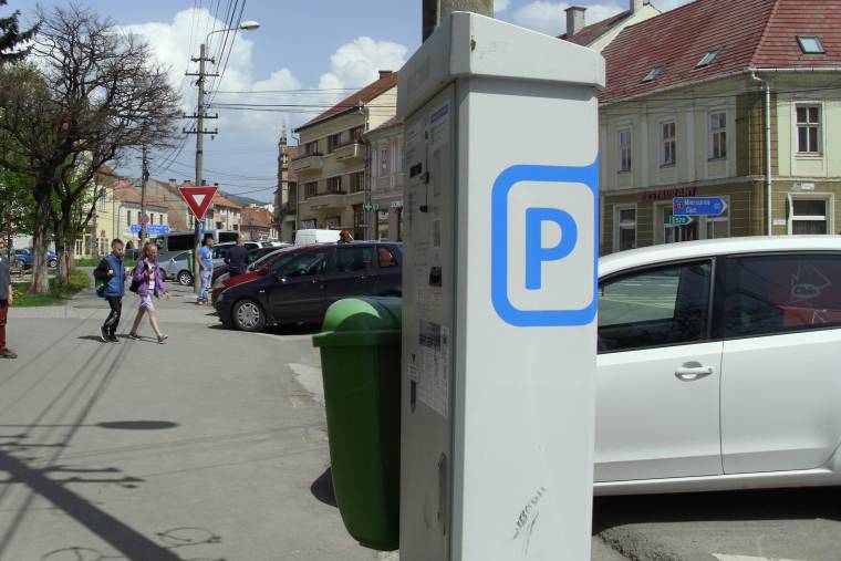 Fizetni ugyan nem kell, de a szabálytalankodókat büntetik
