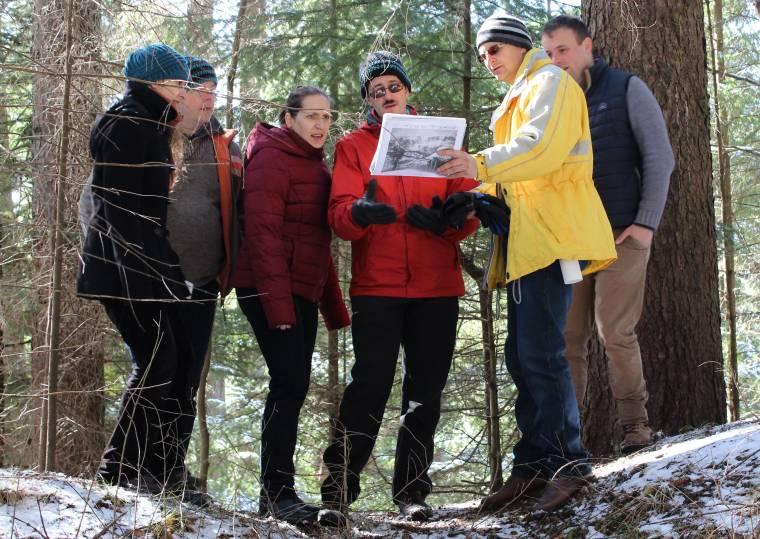 „Turisták bőrébe bújva” nézték meg Gyergyószék látványosságait az idegenvezetők