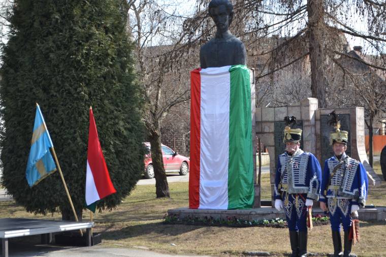Kvórumhiány miatt nem tárgyalta a szenátus március 15. hivatalos ünneppé nyilvánítását