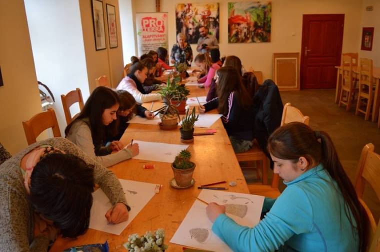 Művészeti osztályba készülőket karolnak fel