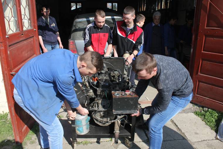 A szakmát tanuló végzősök nem kertelnek: pénzért mennek külföldre