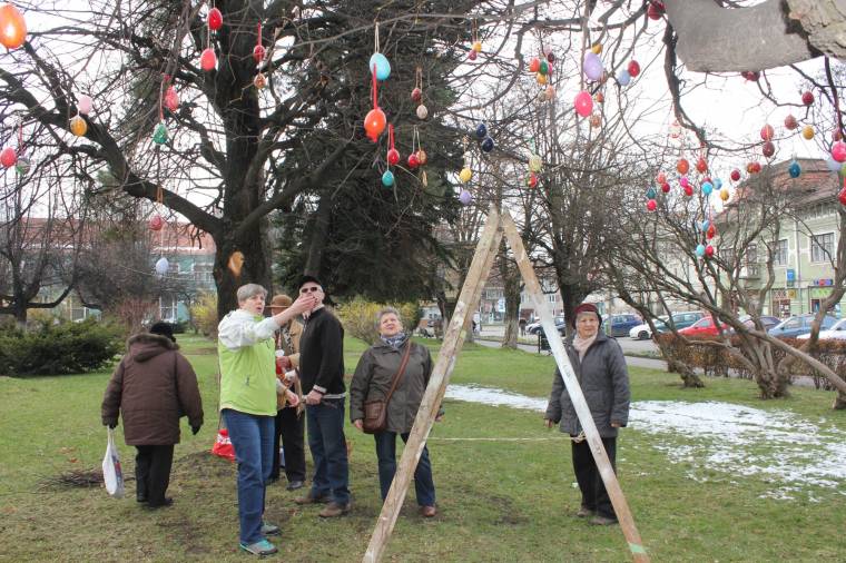 Felgyújtották Hans Hedrich aktivista házának kerítését