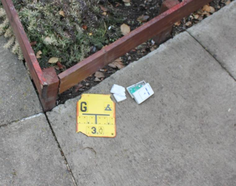 Valaki nagyon nem bírt magával Gyergyószentmiklóson – tört-zúzott az éjszaka leple alatt