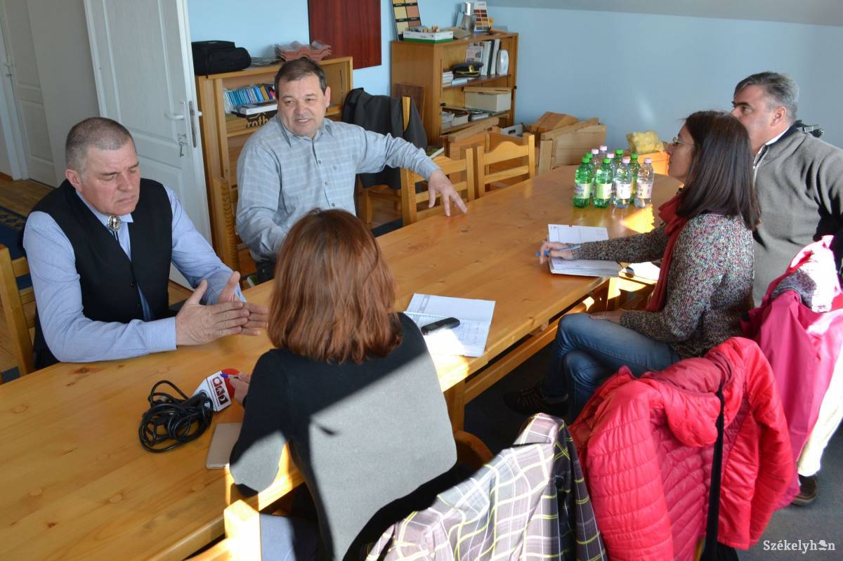 Mindenkit várnak a tüntetésszervezők, aki jobb közbiztonságra vágyik &bullet;  Fotó: Balázs Katalin