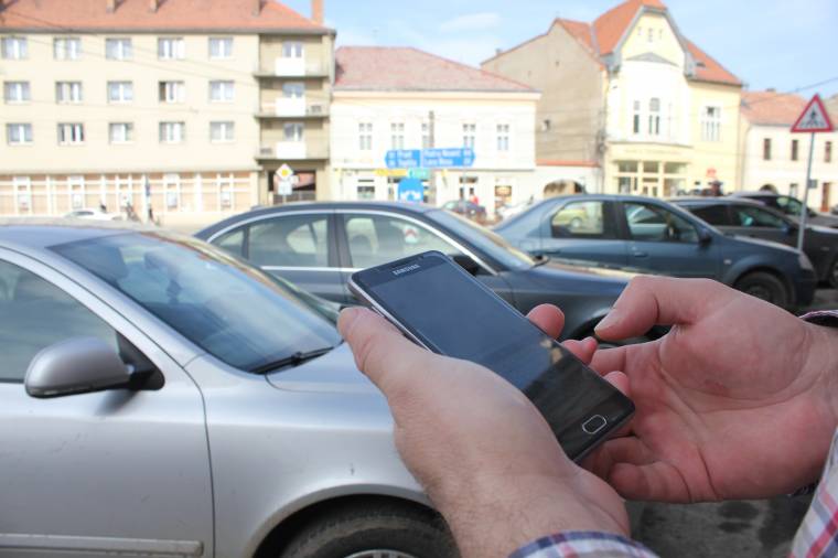Szöveges üzenettel is lehet parkolójegyet váltani Gyergyószentmiklóson