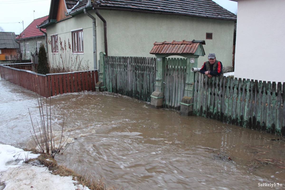Ilyen volt a tavalyi ár. Remélhetőleg idén nem lesz hasonló. Archív •  Fotó: Gergely Imre