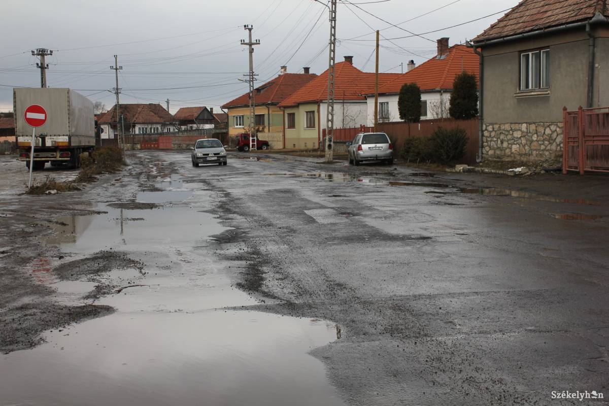 A Békény utca korszerűsítése a Dózsa György utcáig tart a terv szerint. Archív •  Fotó: Pethő Melánia