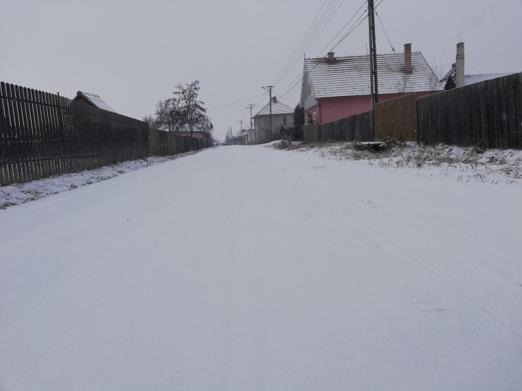 Korcsolyapályákká vált mellékutak