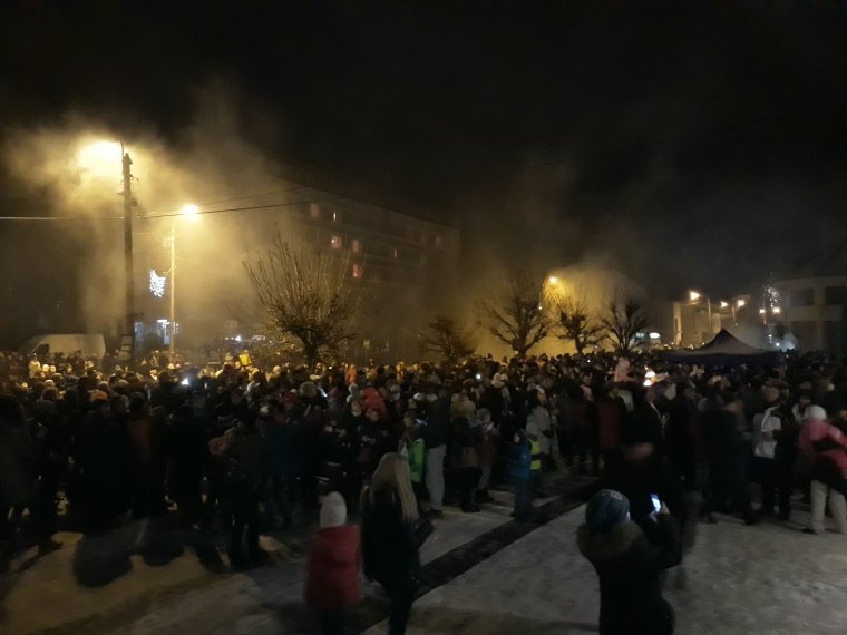 Koncert, tűzijáték és újévi malac lesz a gyergyószentmiklósi óévbúcsúztatón