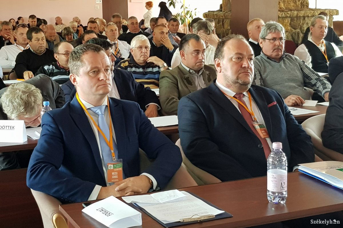 Mezei János és Biró Zsolt. Váltás az MPP élén •  Fotó: Balázs Katalin