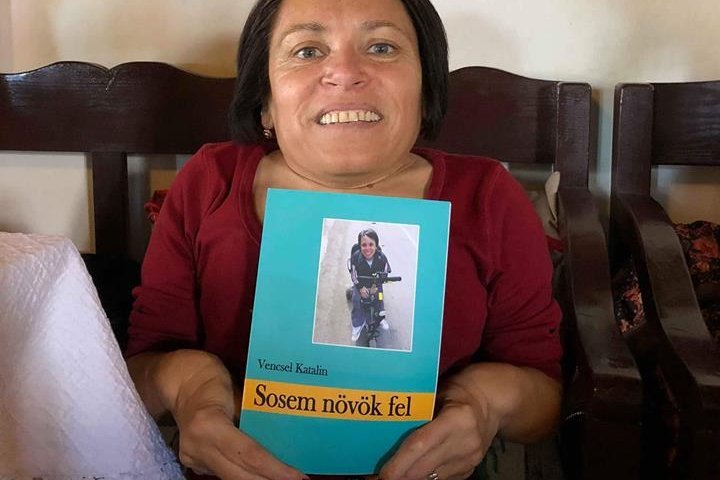 Sosem növök fel címmel jelent meg Vencsel Katalin kötete