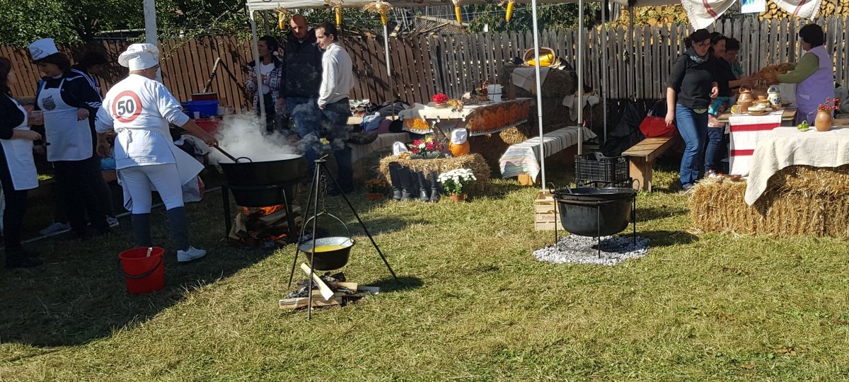 Hat bográcsban főttek a vándor fakanál díjat megcélzó ételek 