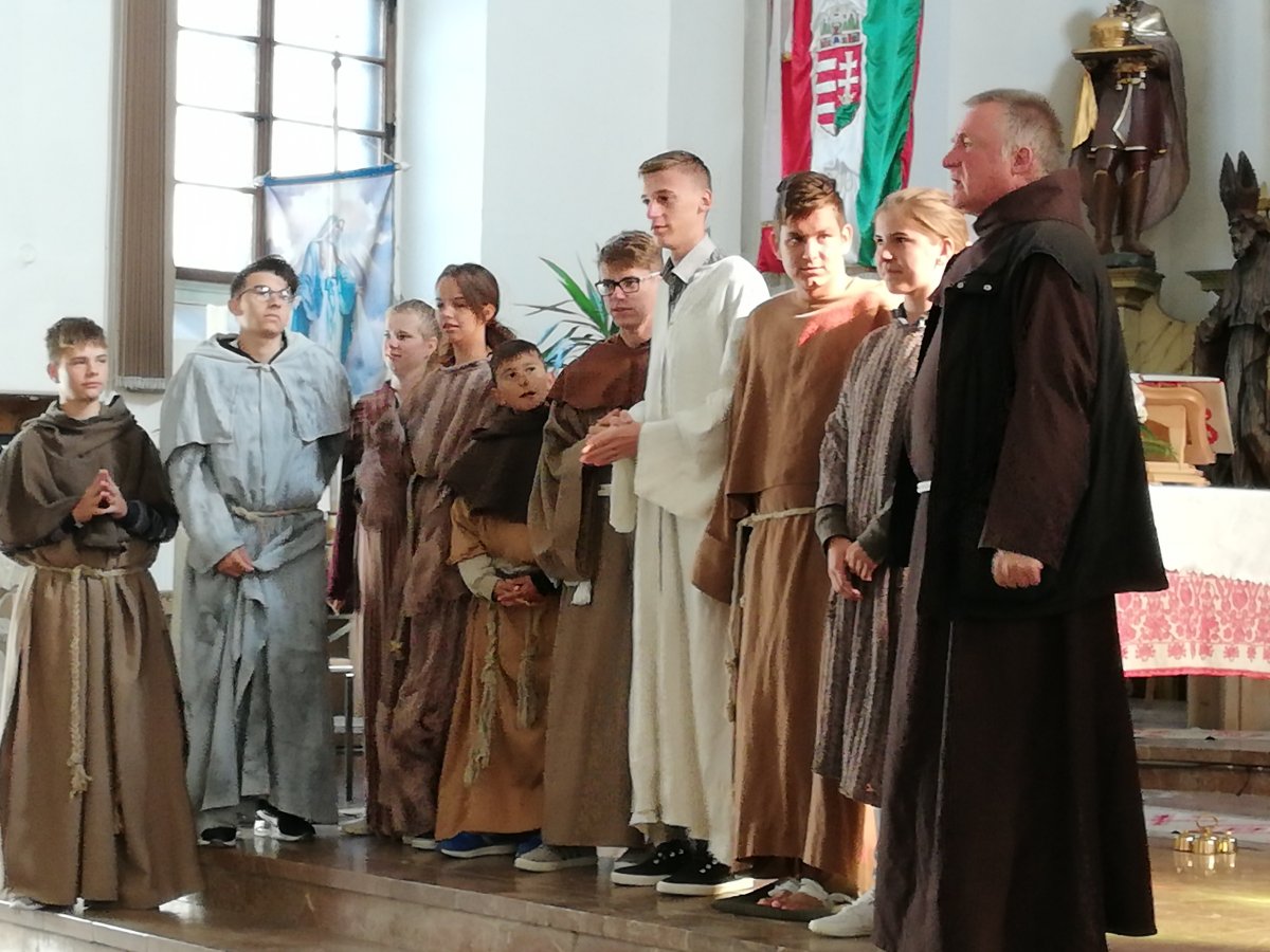 Az emlékezés, a hálaadás szellemében zajlott a gyergyószentmiklósi templomban tartott esemény, amely egy több állomásos körútnak volt a része •  Fotó: Pethő Melánia