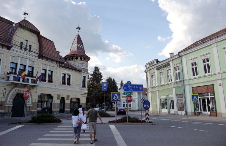 Nem akarják összevonni az iskolákat, sőt értelmezésük szerint ezt meg sem tehetik a helyiek beleegyezése nélkük
