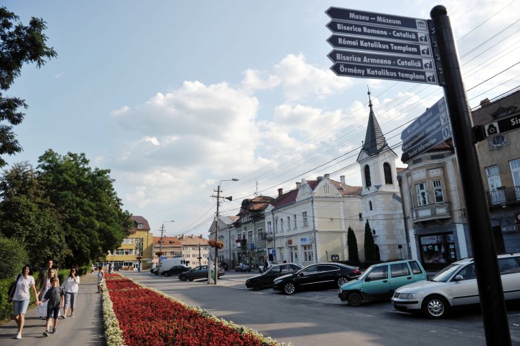 Egy lépéssel közelebb a fizetéses parkolási rendszerhez Gyergyószentmiklóson
