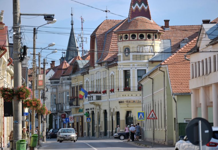 Összevonhatnak Bukarestben két gyergyói középiskolát – úgy is, ha a helyiek nem akarják