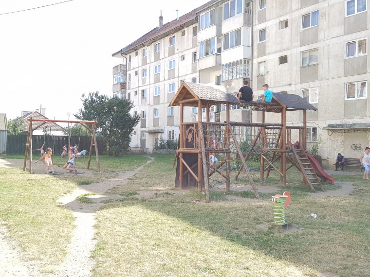 Játszótér-felújítás közösségi összefogással