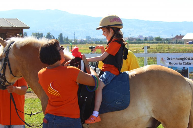 Nyílt napokkal zárták a lovasterápiás foglakozásokat