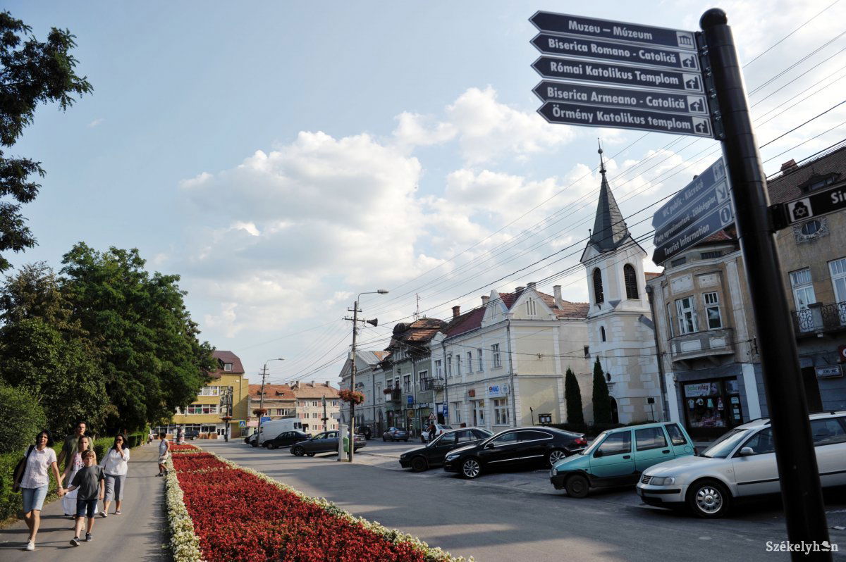 Forgalomátszervezést és autómentesítést terveznek Gyergyószentmiklóson •  Fotó: Beliczay László