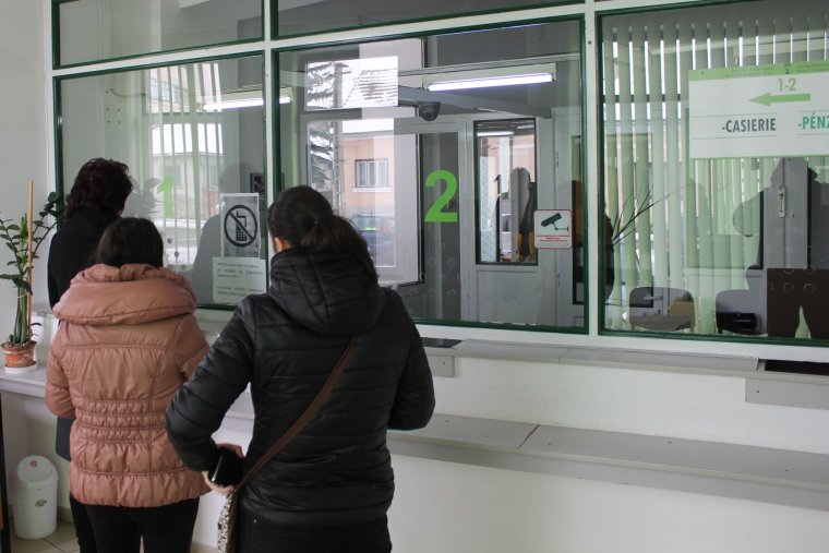 A 40 ezer közigazgatási állás megszüntetéséről szóló tervezet sürgős visszavonását követelik a szakszervezetek