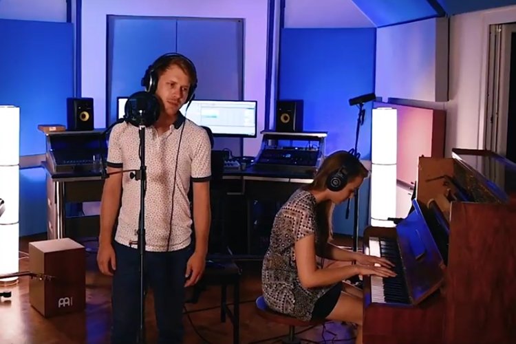 Az élet fordulópontjairól énekel Baricz Gergő