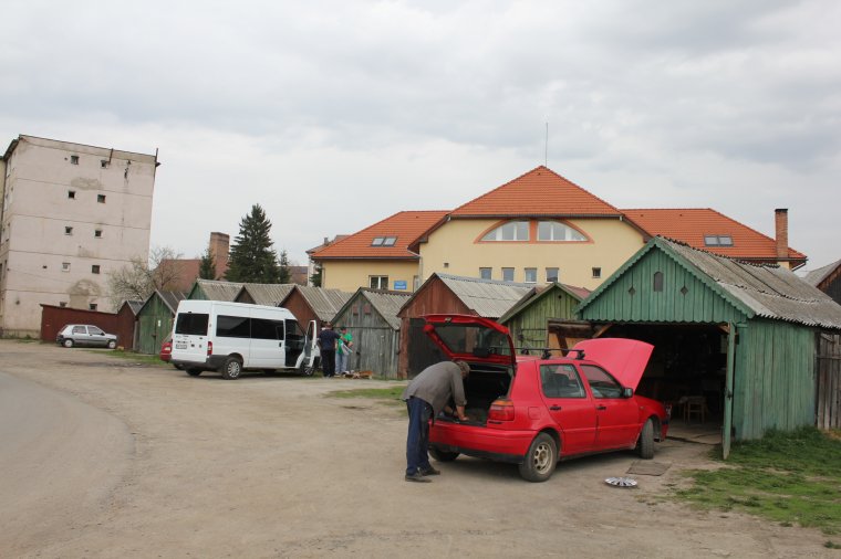 Garázsbontásra kötelezik a tulajdonosokat Gyergyóban