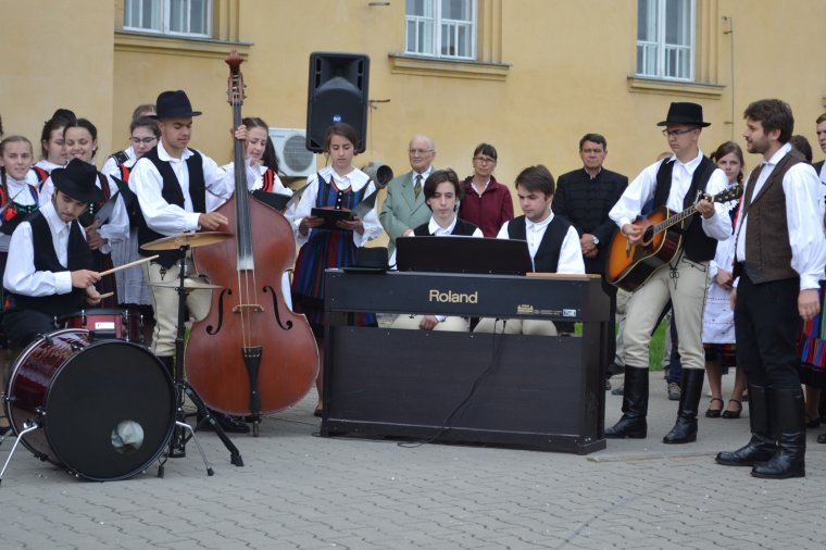 Néhány óra alatt elfogytak a jegyek a gimnázium zenekarának koncertjére