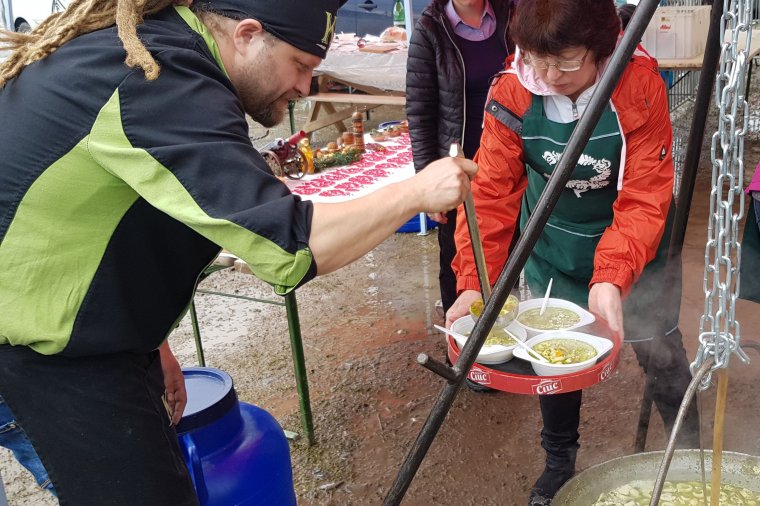 Ízes szórakozás és hagyományőrzés Csomafalván