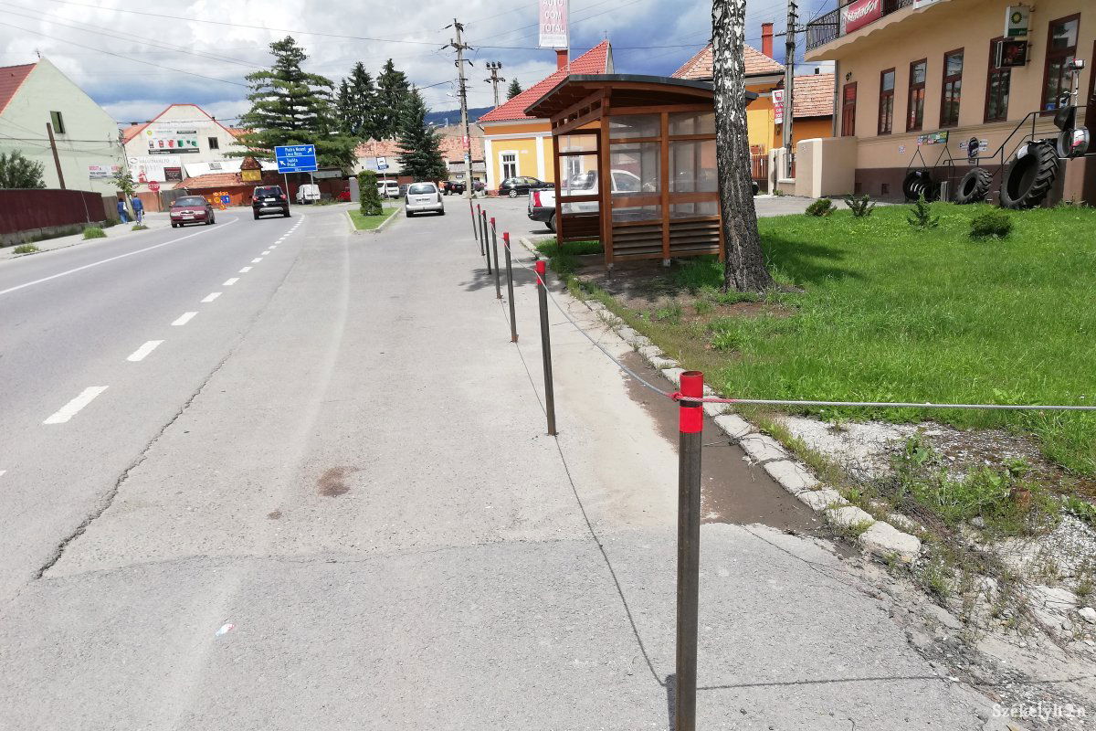 Kérdéses még a buszmegálló sorsa •  Fotó: Baricz-Tamás Imola