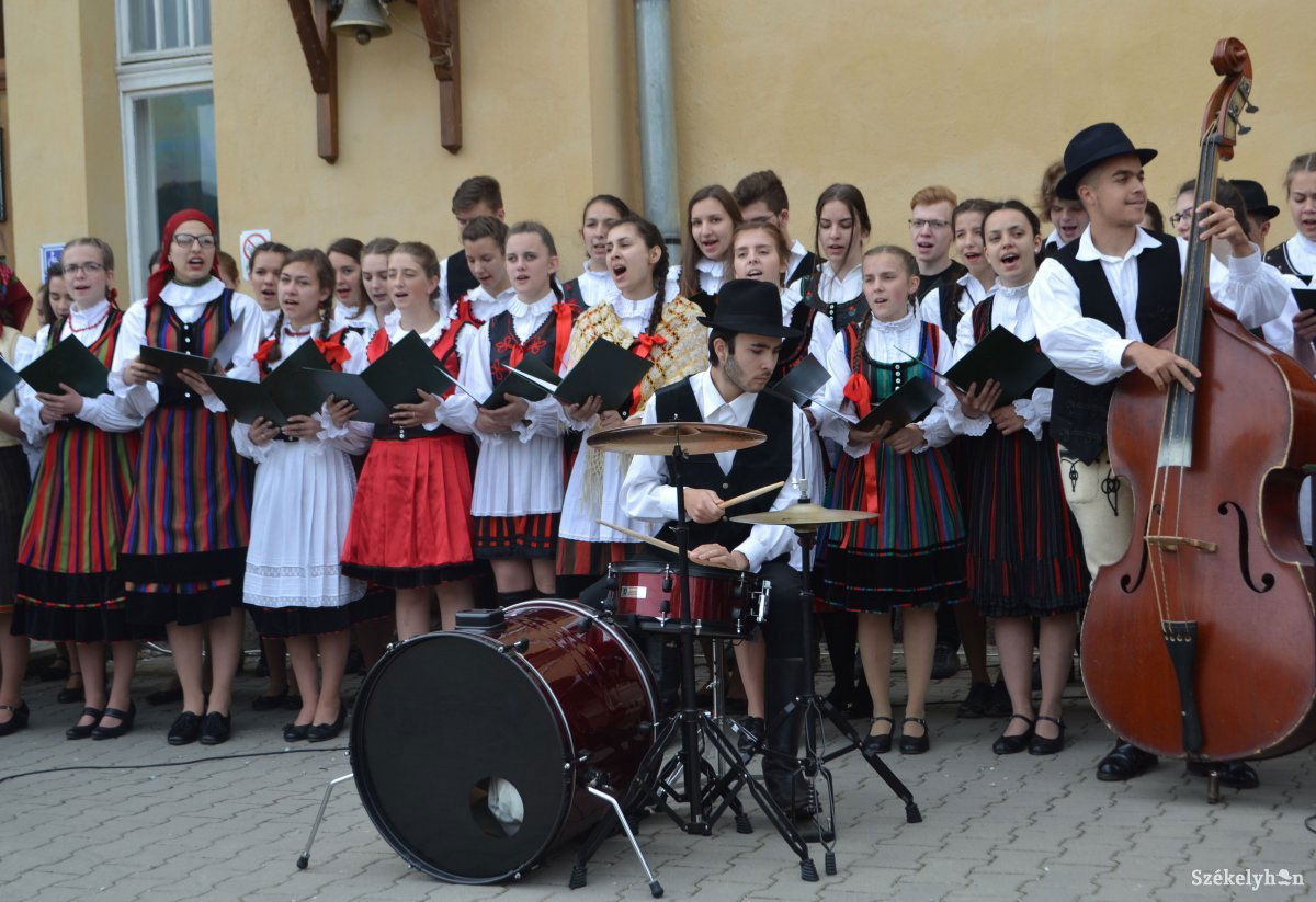 &bullet;  Fotó: Pethő Melánia