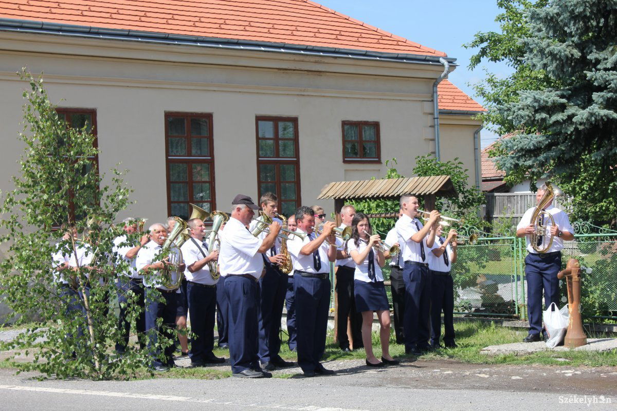 A tekerőpataki Harsona Fúvószenekar idén is köszönti a vendégeket. Archív •  Fotó: Baricz-Tamás Imola