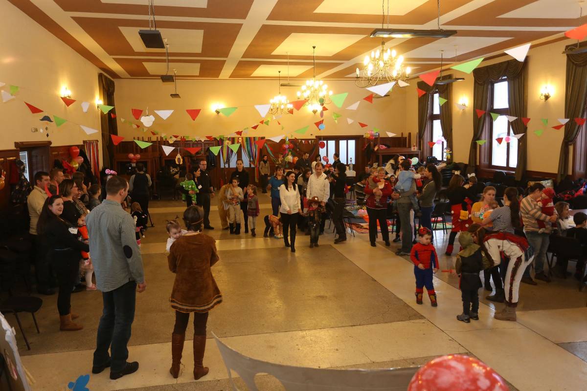 Az Alfalvi Fészek szervezésében családi farsangot tartottak • Fotó: YKA Fotó Stúdió