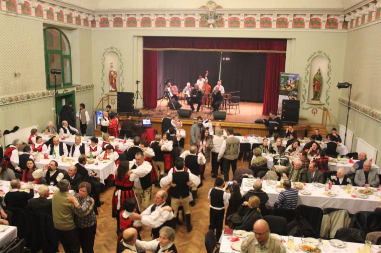 Bálba hívták a gyergyói települések népi adatközlőit