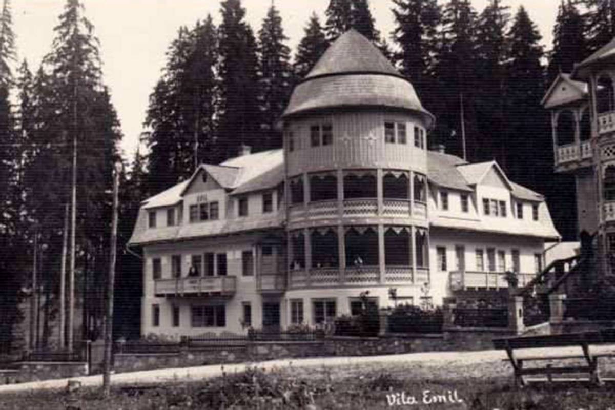 Az egykori 49-es villa fénykorában... •  Fotó: Delcampe.net