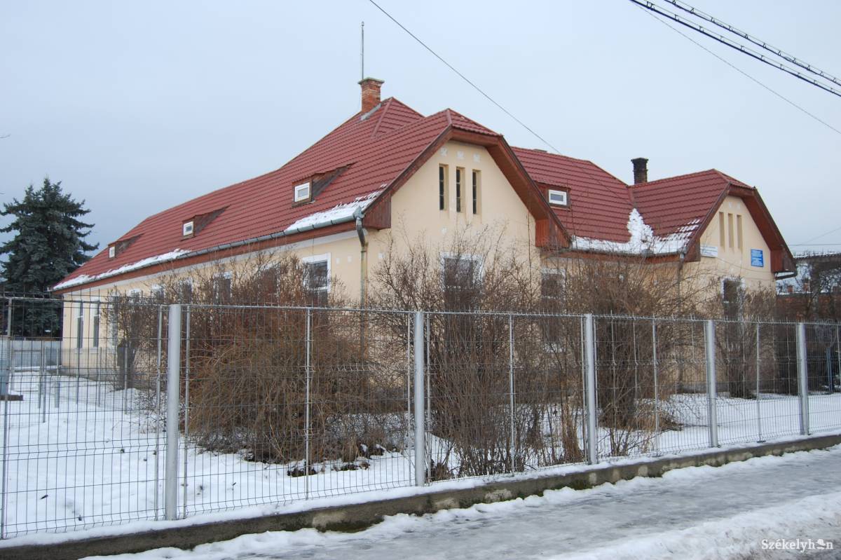 A gyergyószentmiklósi kórház fertőzőosztályán kezelik a betegeket •  Fotó: Baricz-Tamás Imola
