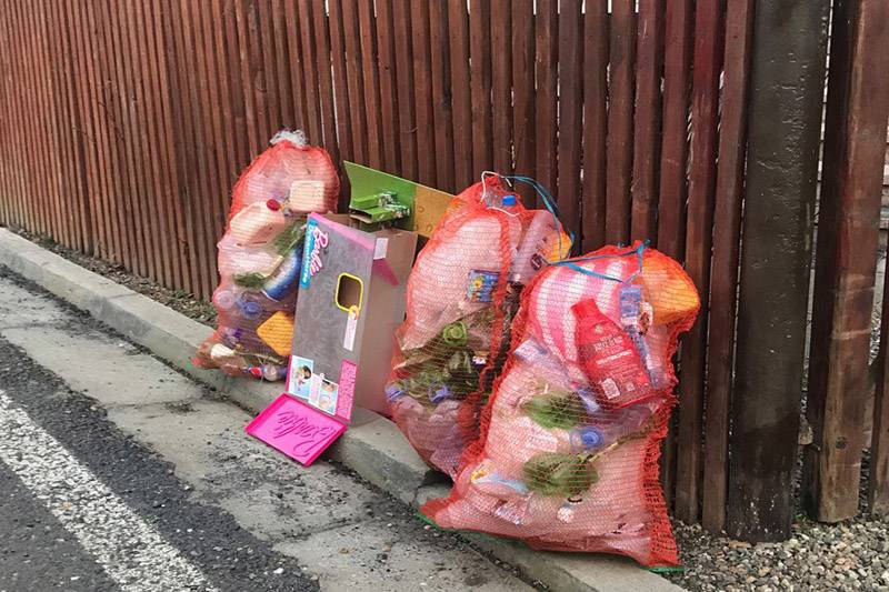 Fogékonyak voltak a felhívásra, szelektíven gyűjtötték a szemetet a csomafalviak •  Fotó: Facebook
