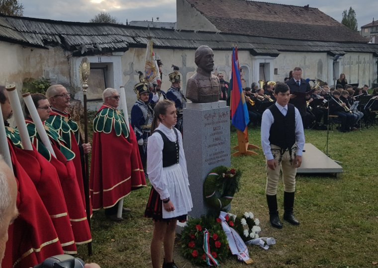 Kövér László leplezte le Czetz János első erdélyi szobrát