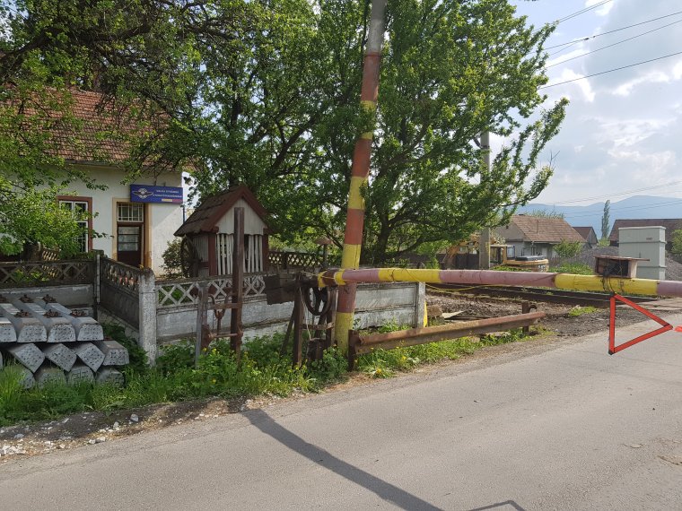 Korszerűsítési munkálatok miatt lezárják a tekerőpataki vasúti átkelőt