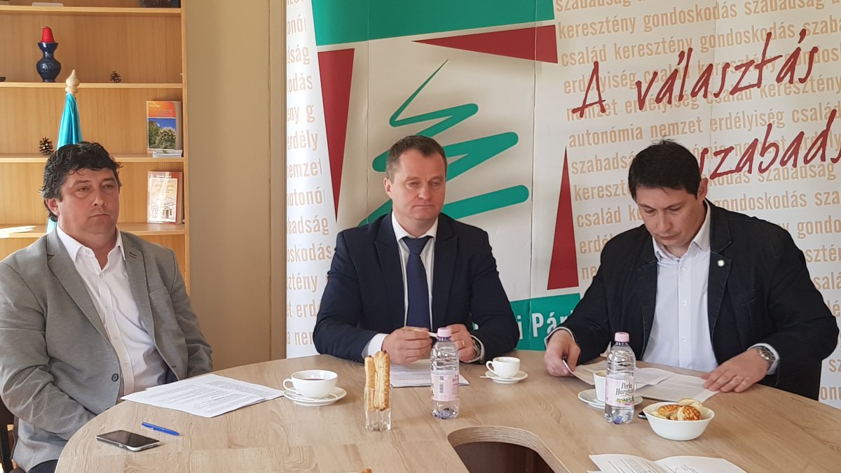 Törvénymódosításokat nyújt be az MPP. Javaslataikat közölték Gyergyószentmiklóson • Fotó: Gergely Imre 
