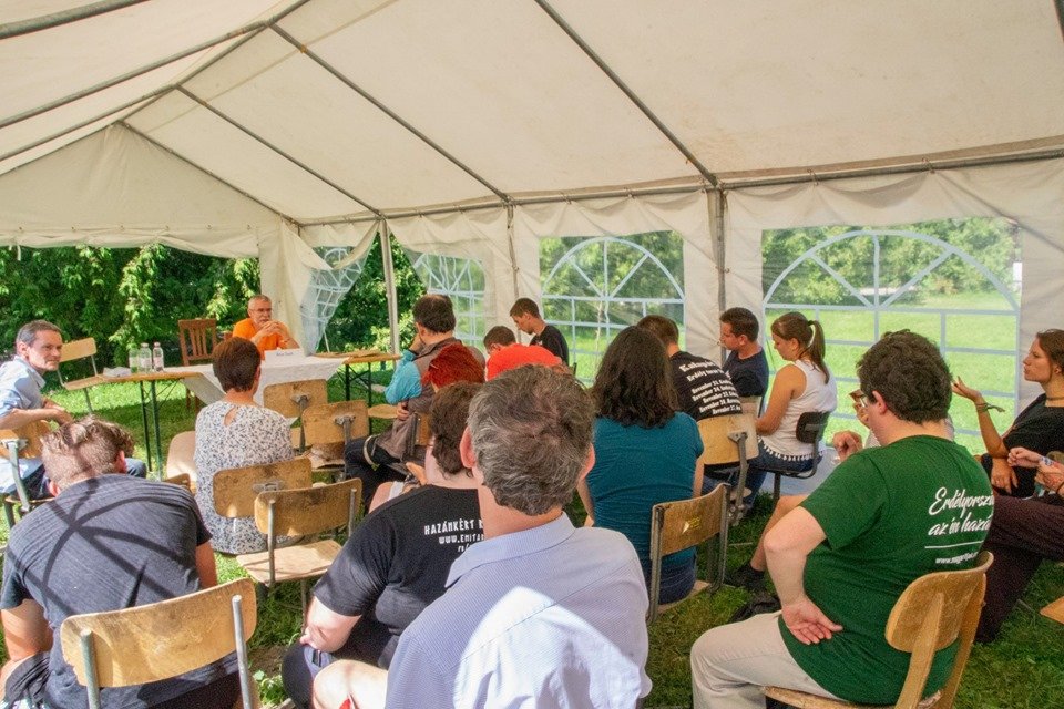 •  Fotó: emi-tabor.hu