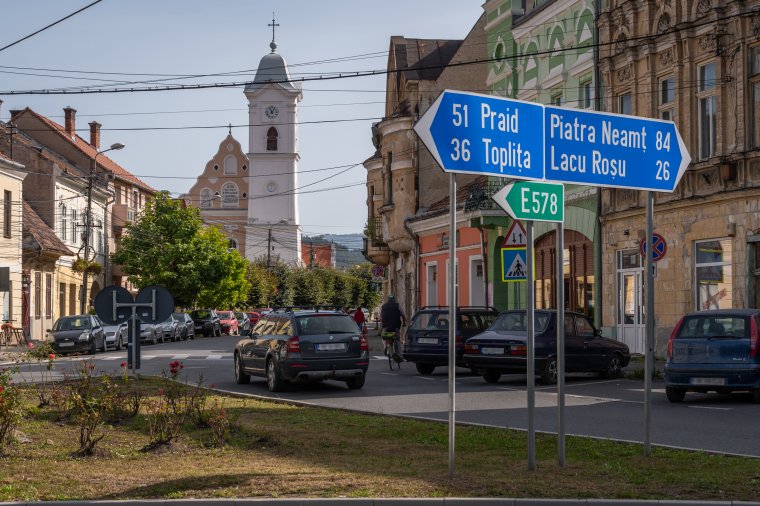 Nem várhatók komolyabb útkarbantartási munkálatok a kátyúzáson kívül Gyergyószentmiklóson