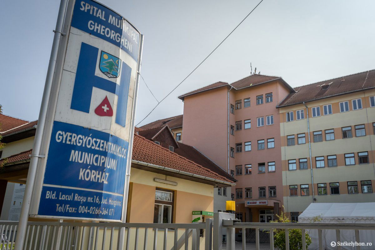 Folyamatosan romlik a járványhelyzet Gyergyószentmiklóson is, a kórházban már átszervezéseket kellett végezni •  Fotó: Pinti Attila