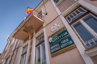 Megmarad a könyvtárosi állás, egy könyvelői munkahely szűnik meg