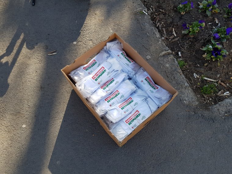 Milliárdos tajvani üzletembertől kapott arcmaszkokat az RMDSZ a magyar kormány közvetítésével