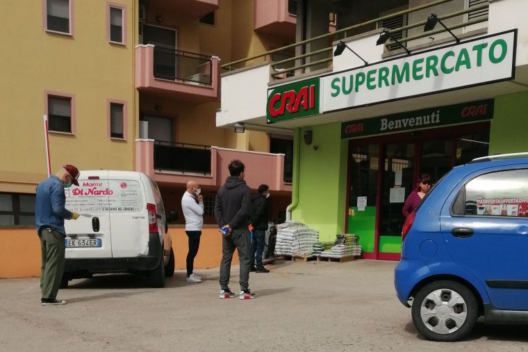 Már tízezer felett jár a halálos áldozatok száma Olaszországban