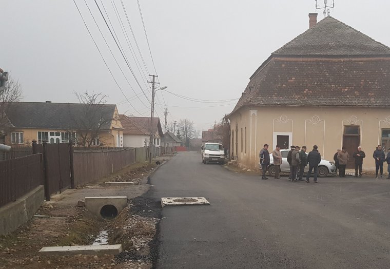 Idén befejeznék a csatornázást és tovább aszfaltoznának Gyergyószárhegyen