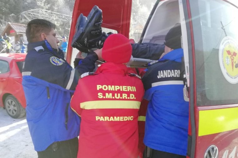 Ugratónak használta a hóhalmot, kórházba került a síző