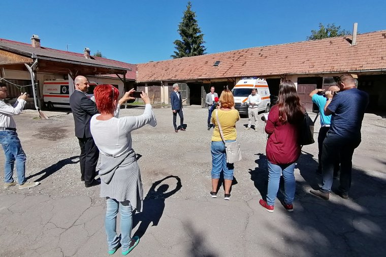 Az utolsó csepp a pohárban: a legújabb mentőautó sehogy nem fér be a garázsba