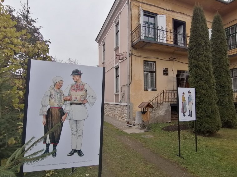 Haáz Rezső képeiből nyílt szabadtéri kiállítás Gyergyószentmiklóson