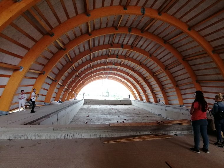 Augusztusban befejeződhet a gyergyószentmiklósi tanuszoda építése